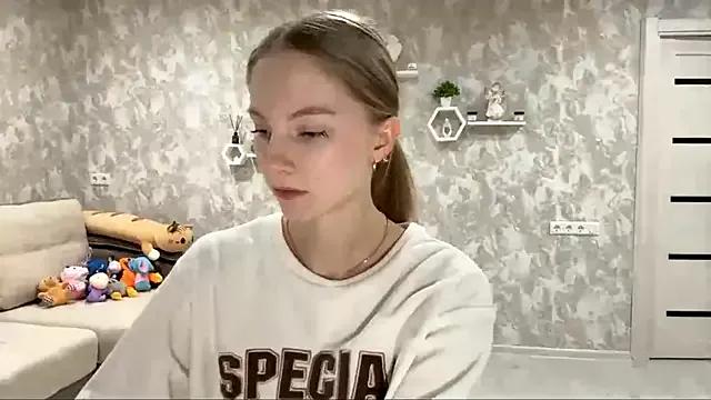 BrightAnnie from StripChat is Freechat