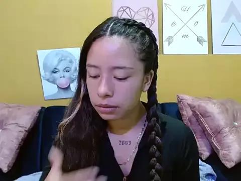 BryonySquirtSlave from StripChat is Freechat