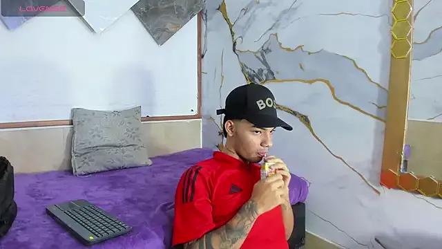 calvin_parker from StripChat is Freechat
