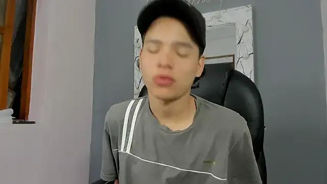 camillo_virgil from StripChat is Freechat