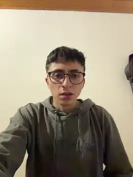 Freechat CamiRojas_boy on StripChat