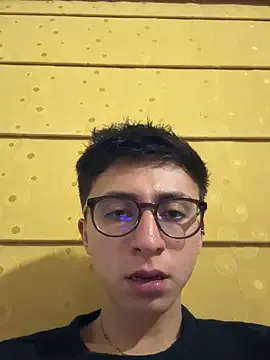 Freechat CamiRojas_boy on StripChat