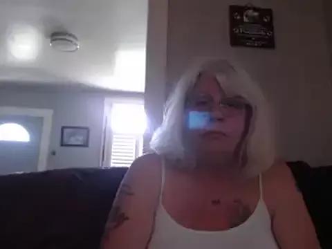 canadiancougar1965 from StripChat is Freechat