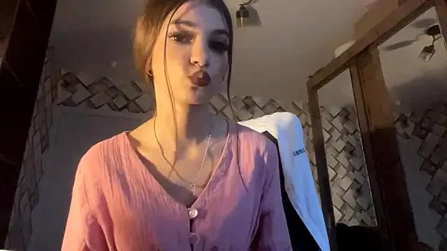 CandiDeso from StripChat is Freechat