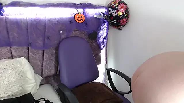 CandyMoonxoxo from StripChat is Freechat