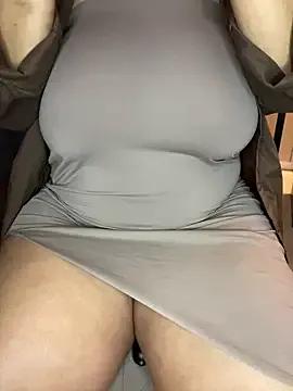 CARAMELGODDESSX23 from StripChat