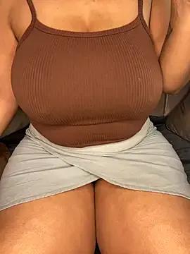 CARAMELGODDESSX23 from StripChat