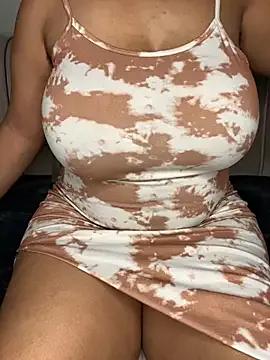 CARAMELGODDESSX23 from StripChat
