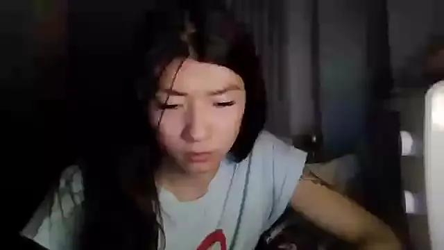 CarlyJoy from StripChat