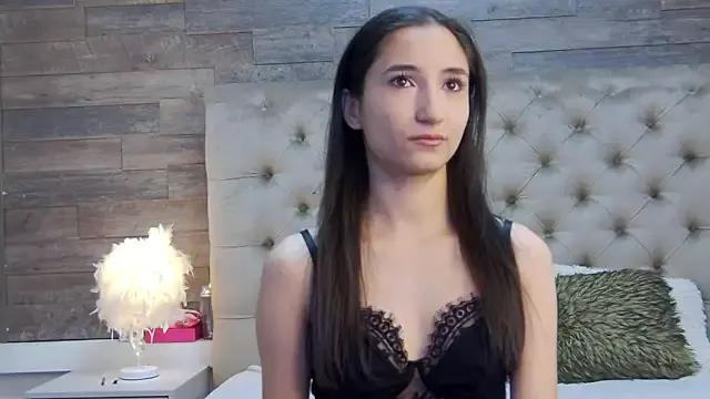 CarolinaBlair from StripChat is Freechat