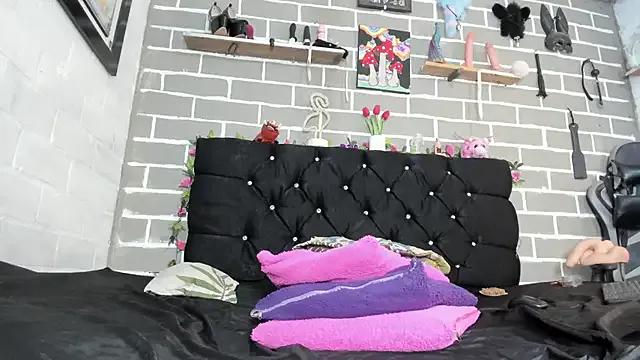 CharlotteBrowm from StripChat is Freechat