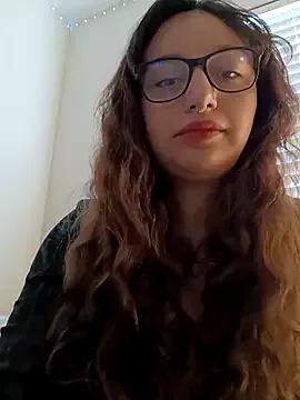 CharmingMaddie from StripChat is Freechat
