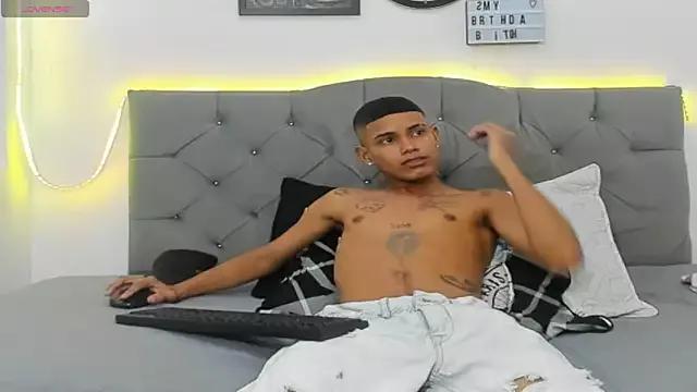 charmingsinner from StripChat is Freechat