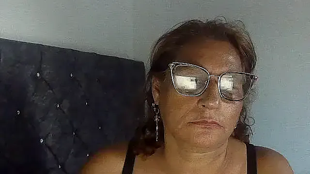 Freechat charrysexy1 on StripChat