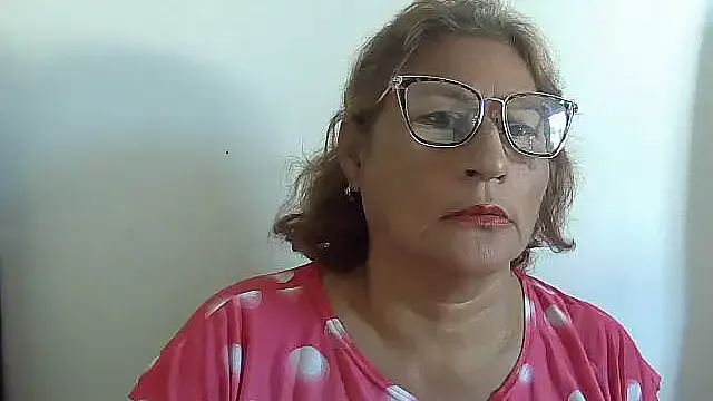 Freechat charrysexy1 on StripChat