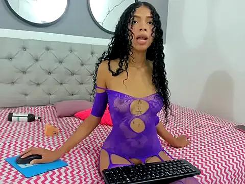 Chey_petite from StripChat is Freechat