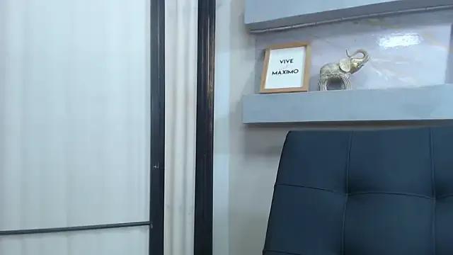 ChloeFox5 from StripChat is Freechat