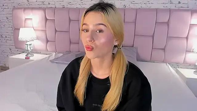 ChloeLaurentt from StripChat is Freechat