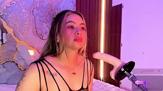 chubbyZoe from StripChat is Freechat