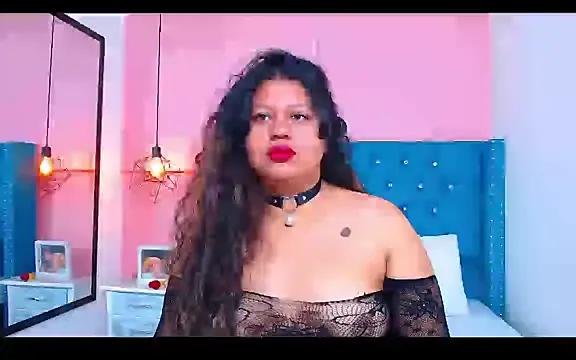 CloeStron from StripChat is Freechat