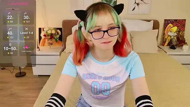 CoralineYoung from StripChat is Freechat