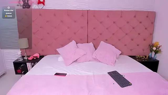Corina_smiith from StripChat is Freechat