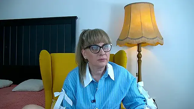 Freechat Cougar_Milff on StripChat