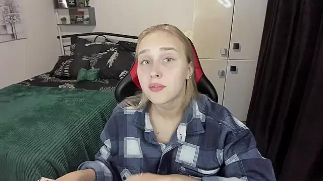 CrazyBitchInLace from StripChat is Freechat