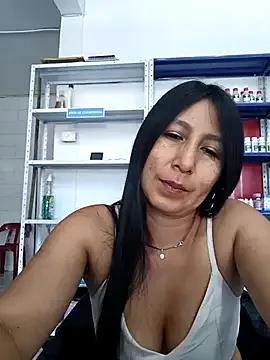 Cristal_jennerr from StripChat is Freechat