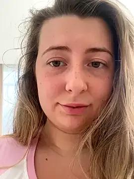 Curvyflawless from StripChat