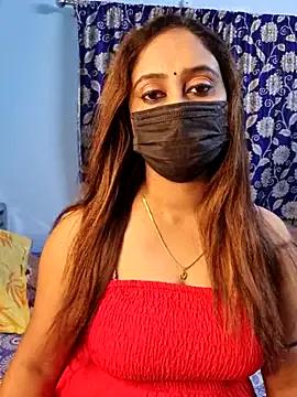 Cute-lusi from StripChat is Freechat