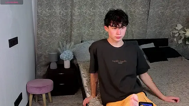 Freechat Cute_Mike on StripChat