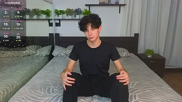 Freechat Cute_Mike on StripChat