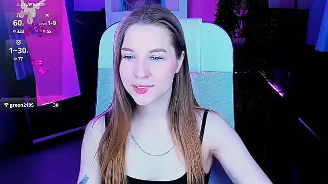 CuteMousee from StripChat is Freechat