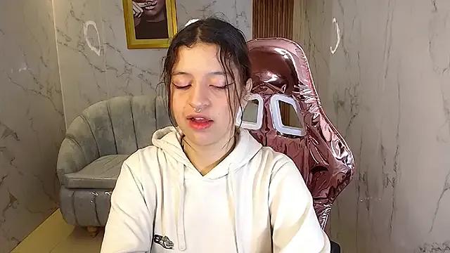 dalilah420_s from StripChat is Freechat