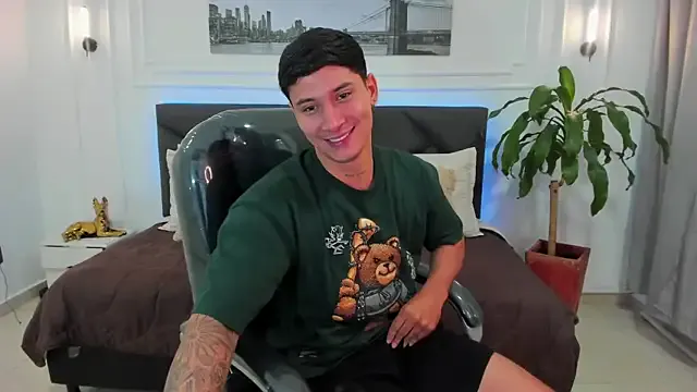 Freechat Damian23__ on StripChat