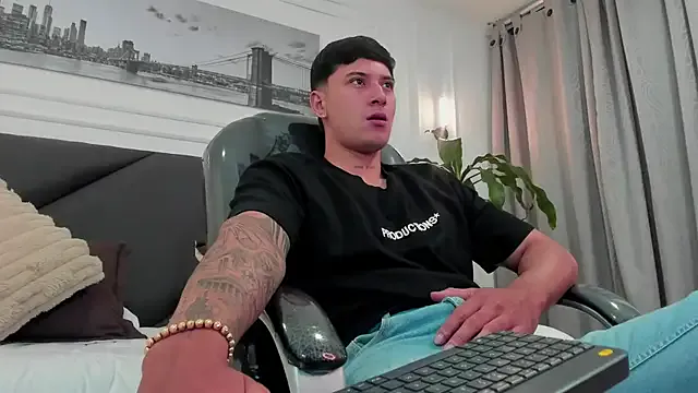 Freechat Damian23__ on StripChat