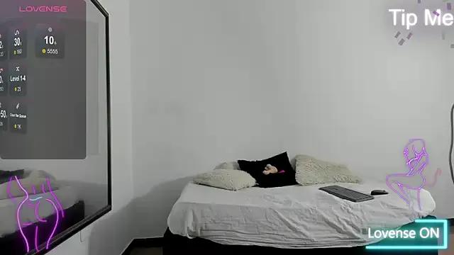 Dark_dolly_ from StripChat is Freechat