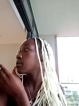 Freechat DarkQueen25x on StripChat