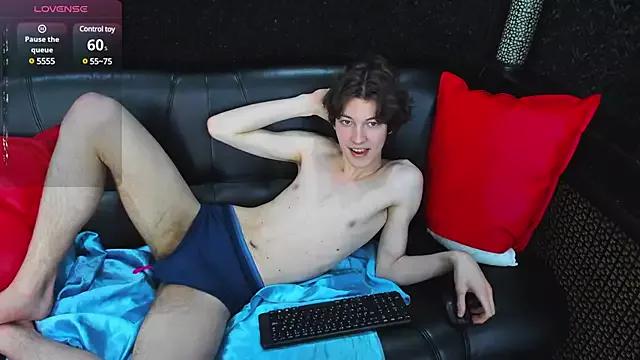 DennisAndrews from StripChat is Freechat