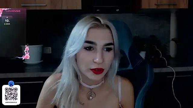 DevilishKayla from StripChat is Freechat