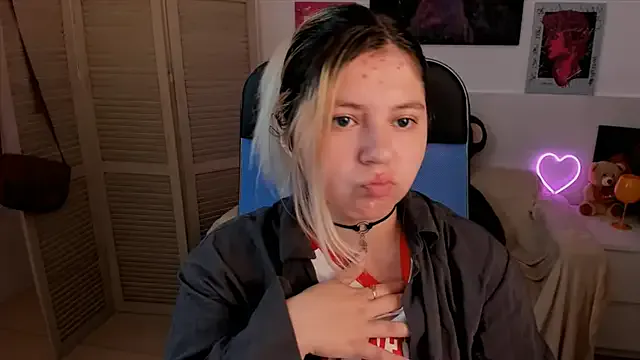 Freechat DiaAngell on StripChat