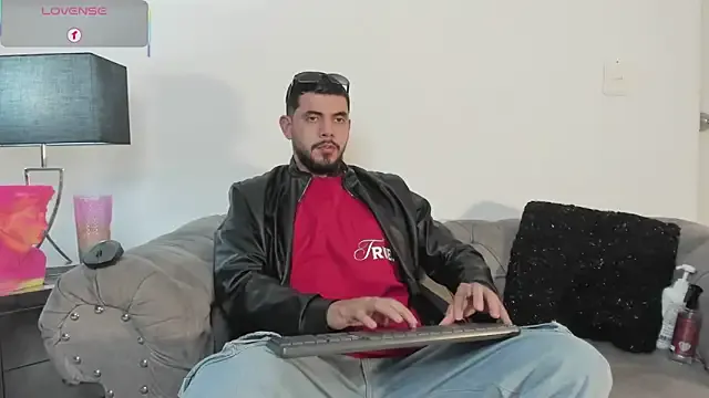 Freechat Dimitri_Bass on StripChat