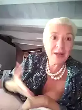 divinaerotica on StripChat 