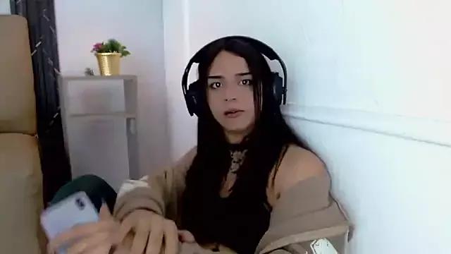 Dollbehavior_ from StripChat is Freechat
