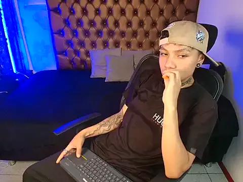 dominic_dark from StripChat is Freechat