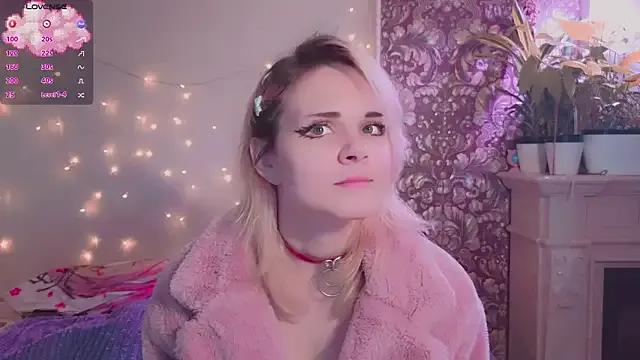 DoubleBubbleCum from StripChat is Freechat