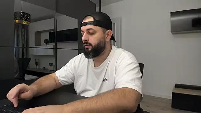 DravenPeak from StripChat is Freechat