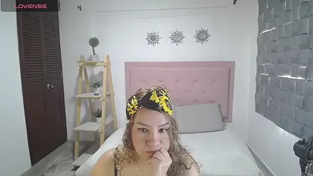 Freechat Dulce__Lovee on StripChat