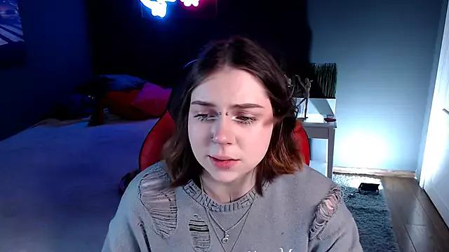 Effie_Woods from StripChat is Freechat